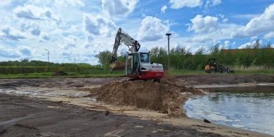 Grondwerk met graafmachine